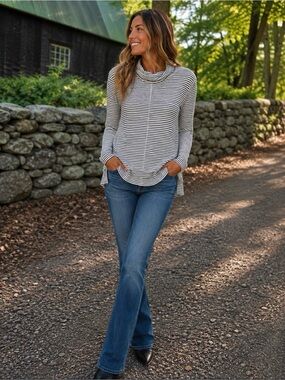 Liz Claiborne Black & White Striped Cowl-Neck Knit Top